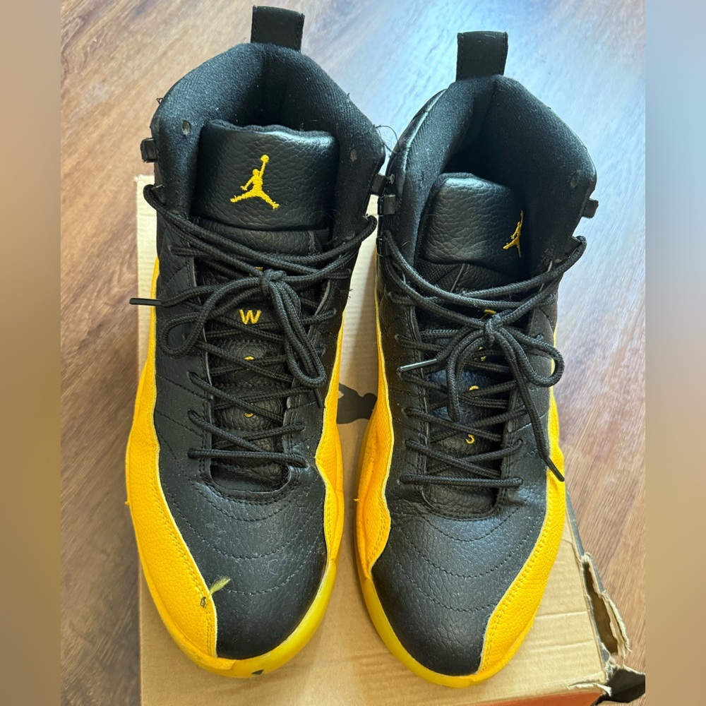 Air Jordan 12 Retro ‘University Gold’ - Picture 4 of 9